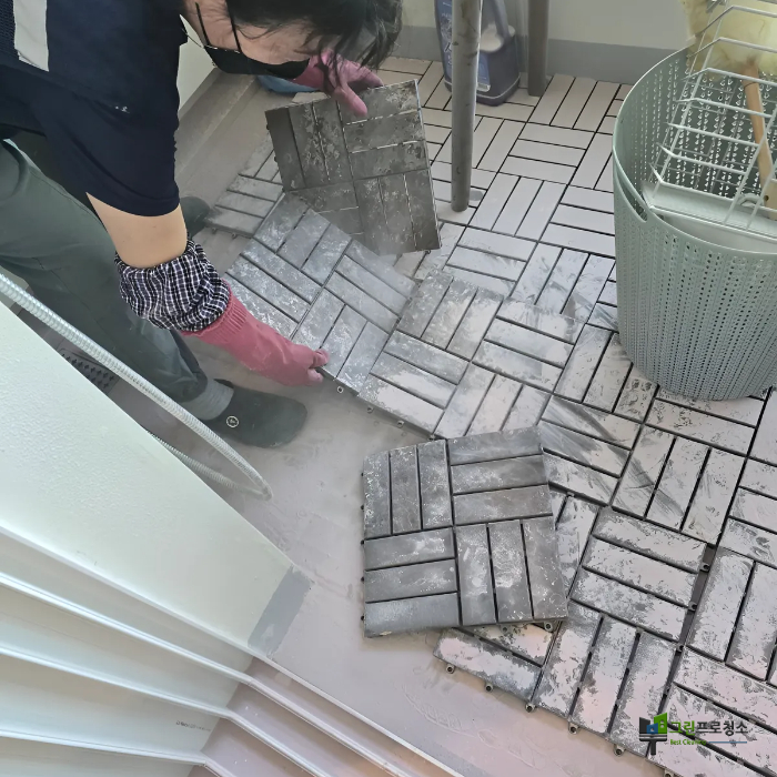 소화기-분말가루-청소 하는 중입니다.