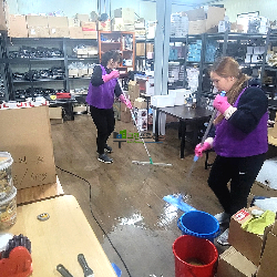 분말 1차 제거 작업중입니다.